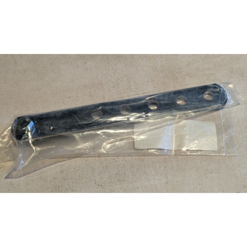 Patte de Fixation Universel Chromé, 203mm, Percé