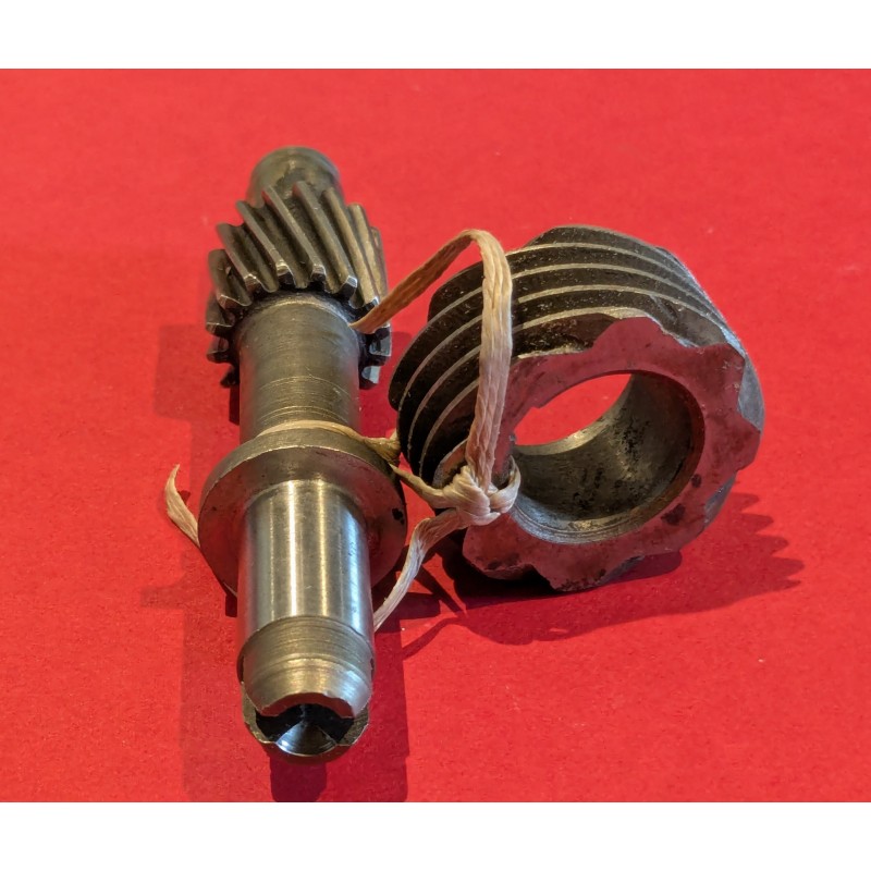 Axe et Pignon d'Allumeur (Distributeur) BSA C15 B40 Neufs d'Époque