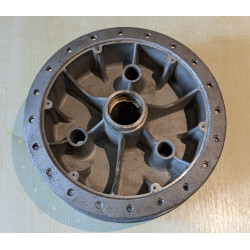 Moyeu de Roue Arrière Norton d'Occasion Huit Pouces en Aluminium