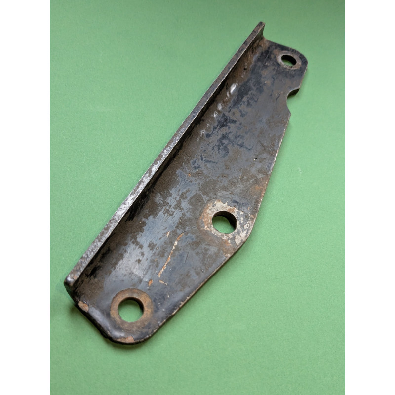 Plaque de Montage de Moteur Côté Droit BSA B50 et B25 Huile dans le Cadre