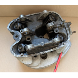 Culasse d'Occasion BSA A65 Thunderbolt Mono-Carbu avec Cache Culbuteur et Pipe d'Admission