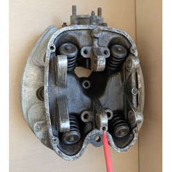 Culasse d'Occasion BSA A65 Thunderbolt Mono-Carbu avec Cache Culbuteur et Pipe d'Admission