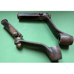 Paire de Cale-Pieds Conducteur Pliant d'Occasion BSA B44 Victor et Triumph TR25W 1968-69