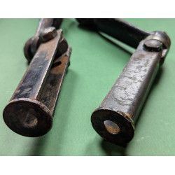 Paire de Cale-Pieds Conducteur Pliant d'Occasion BSA B44 Victor et Triumph TR25W 1968-69