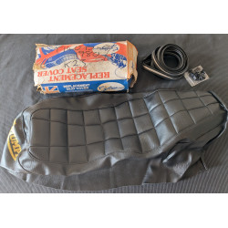 Housse d'Époque pour Selle Biplace Triumph T140D 1980