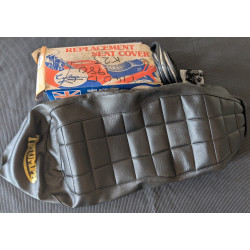 Housse d'Époque pour Selle Biplace Triumph T140D 1980